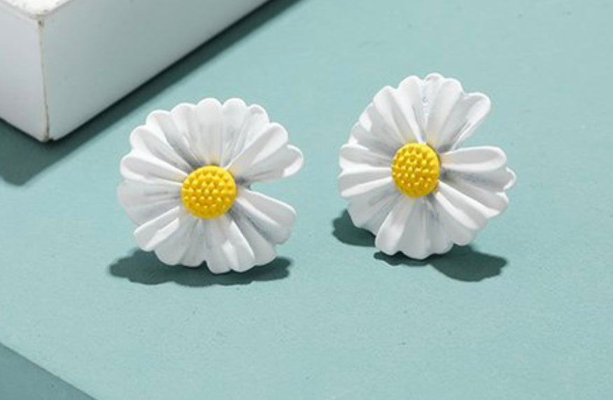 Small Acrylic Daisy Studs for Women